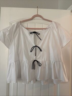 Express Women’s Off The Shoulder White Peplum Tie-Front Top